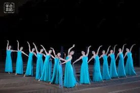 跳中国舞的女孩子有多美？这一舞《海底》给你答案图片