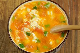 做蛋花汤，切忌水开直接倒蛋液，多做1步骤，蛋花漂亮，香浓好喝图片