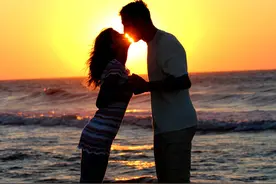 十八岁的爱情图片