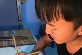 教师节临近，让我们来听听教师的心声：希望能跟学生们有更多的互动图片