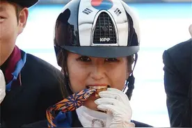 亚洲最坑富二代：骑10亿名马上学，高调炫富送总统和亲妈入狱图片