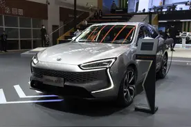 破百提速4.8秒，起售价24.90万，塞力斯SF5运动版上线图片