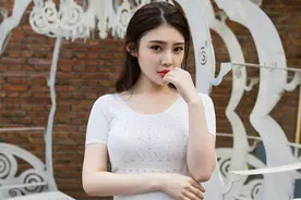 徐冬冬的身材明星中也少见，穿清纯裙子也有点妖，女生看了都惊叹图片