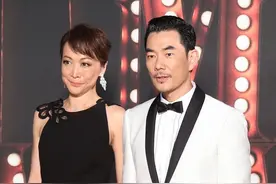 任贤齐难得带老婆走红毯，妻子一袭黑裙身段玲珑，气质不输女明星图片
