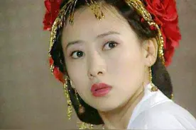 翁虹一家出席活动，13岁女儿颜值高，与欧阳娜娜同框比美气质不输图片