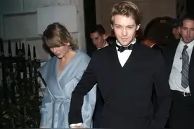 太双标！霉霉10任男友被骂滥情，小李子恋情不断却是风流佳话？图片