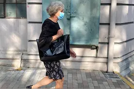 老年人如何摆脱土气感？瞧上海大妈的精致穿搭，优雅高级不显老图片