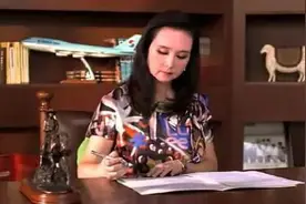 邱佩宁：亿万女总裁低调捐建105所希望小学，曾饰“嫦娥仙子”图片