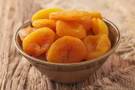 6月吃杏正当时，教你做成杏干，酸甜可口又香又软，好吃无添加图片