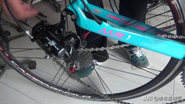 快拆式自行车后轮如何安装:后拨飞轮如何放置最简单最省时
