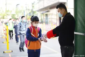 安徽一地最新通知：除高三学生外，全部放假！家长：最好的安排图片
