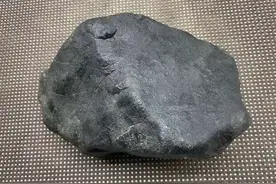 莫湾基手镯色料，冰阳绿，色辣色阳，皮革完整老辣，赌满色手镯图片