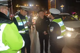 河曲交警开展集中整治统一行动 为全国“两会”护航图片