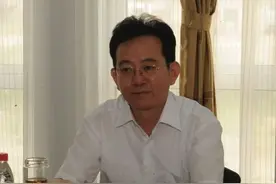 这名县委书记被降级，两年后又主动投案图片
