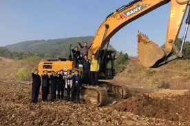「航空技术+无人挖掘机」你绝对没见过的最大二维码图片