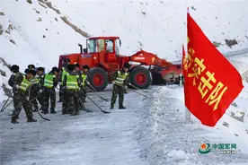 五一特稿│踏着天路追寻高原护路兵的“劳动足迹”图片