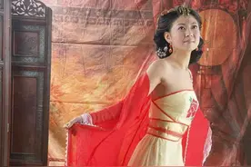 嫂子出一上联，“樱桃小口，齿椤椤，吞粗吐细”，小叔子巧对下联图片