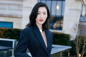 20位明星齐穿真空西装，过于瘦弱撑不起，谁丑谁尴尬图片