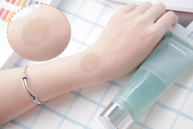 热门人气洗面奶测评，没想到真正好用的洗面奶护肤品居然是它？