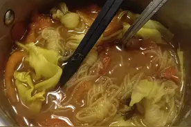 心情不好，半夜给自己煮一锅粉图片