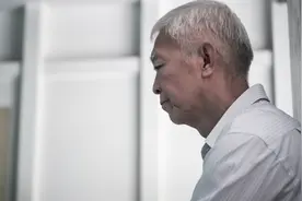 吃香蕉好处多还是坏处多，真能降血压？4个问题先了解再吃也不迟图片