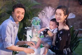 好甜蜜！李佳航霸气护妻在线辟谣李晟假瓜：你们换个人画饼图片