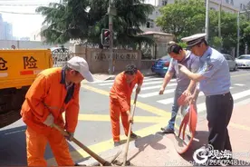 “校外辅导员”李涌：牺牲前一天还在补充课件图片