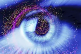 小说：班里那个不起眼的同学突然变成大佬怎么办？！！！图片