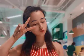 00后健身女神被质疑太成熟，0.7腰臀比的背后是手掌练出水泡图片