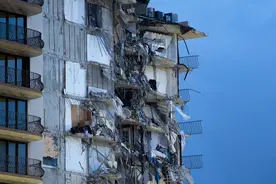 一个活人没救出，美国用炸楼宣告救援结束，民众欢迎勇士归来图片