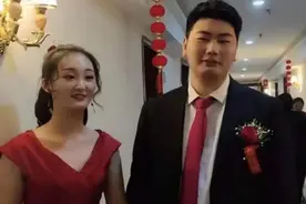 网红大衣哥儿媳妇直播，与婆婆互动频繁，一家人都走网红路线？图片