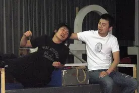 郭京飞成雷佳音的医师，良药令人意想不到，网友：这才是兄弟图片