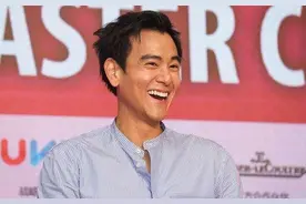 有一种“中年危机”叫37岁彭于晏，脱发严重八块腹肌也拯救不了他图片