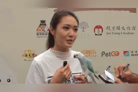 从未想过生孩子！TVB港姐冠军与男友拍拖3年，养6只鹦鹉已经满足图片