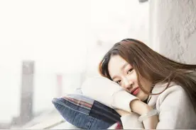 故事：误会我有新男友，小四岁总裁吃醋吻上我“我们复合好不好”图片