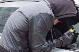 车子遇到这5种情况，保险公司一分钱都不赔，没骗你，新手要小心图片