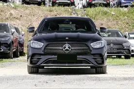 豪华行政级大轿车，超5米加长后排更大，车价近国产，实拍奔驰E级图片