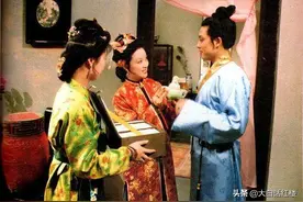 红楼梦，王熙凤为何会得血山崩，看看贾琏对她做的这些事图片