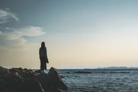 欲望的黑洞图片