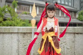 7岁男孩模仿“哪吒”火了，动作眼神让人心颤，网友：魔童降世图片