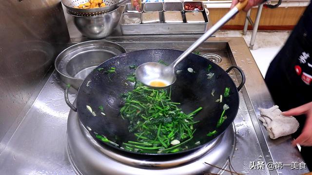 媳妇常吃这道菜，全素做好比肉还香，刮油还清脂肪，三块钱就搞定