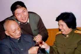女将军邵华：剖腹产下主席唯一孙子，临终前嘱咐毛新宇向汶川捐款图片