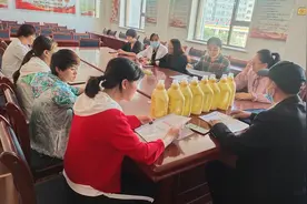 助力疫情防控，爱心企业向金山社区捐赠洗衣液图片