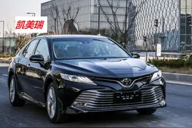 凯美瑞就是个奇葩，6AT减配成CVT之后，其销量不降反增图片