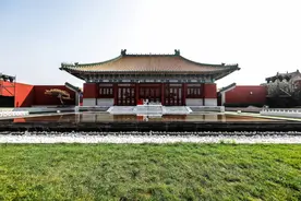 “九色甘南·时尚蕃巴”专场展演活动精彩亮相2022春夏中国国际时装周图片