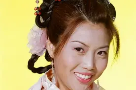 梅小惠老母89岁大寿，四代同堂合影场面壮观，梅小青送拉钱蛋糕图片