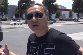 中国人在美国开卡车，一天10个小时月入6万，开宝马住豪宅图片