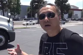 中国人在美国开卡车，一天10个小时月入6万，开宝马住豪宅图片