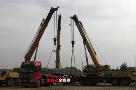 最后一块大型石运抵临时存放管理点，泰安大型石头吊装运输工作全面完成图片