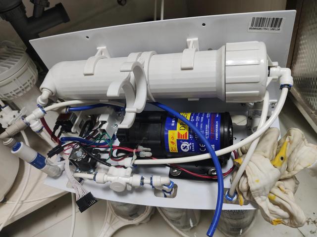 家用净水器沁园ru-185j更换滤芯教程